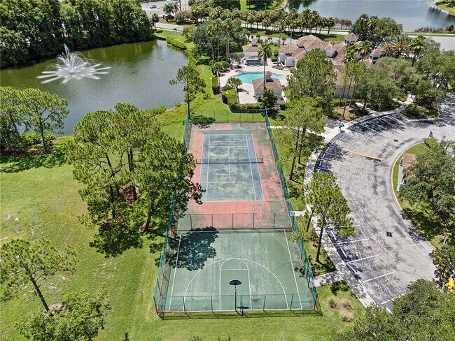Building Photo - 13929 Fairway Island Dr