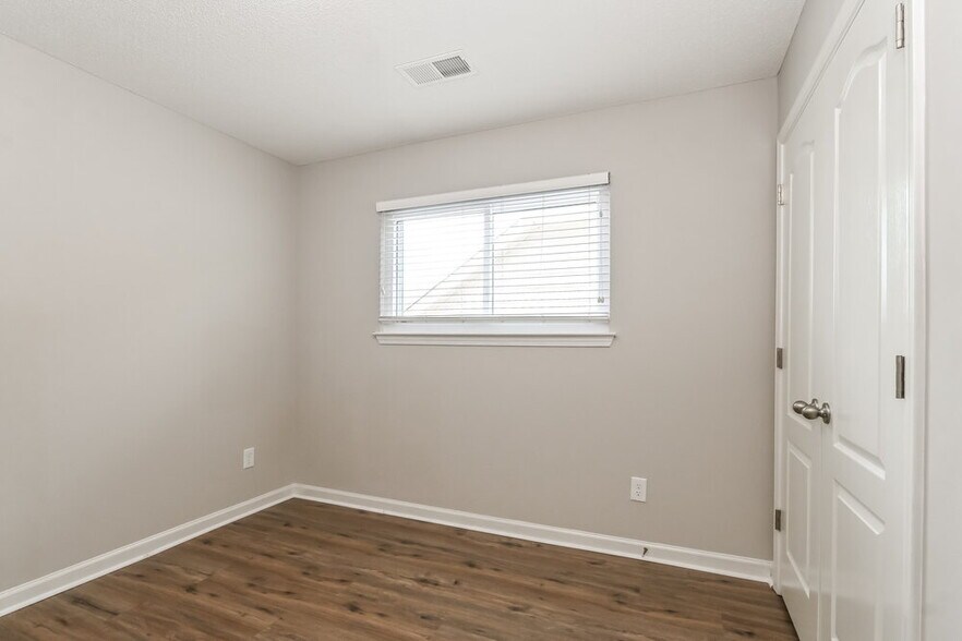 Building Photo - 9217 Lazzini Cove