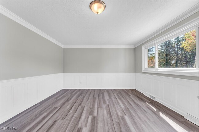 Building Photo - 558 Wring Dr