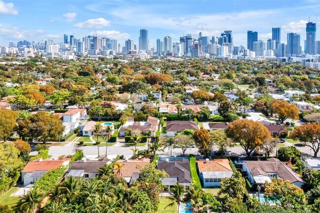 Building Photo - 540 SW 27th Rd