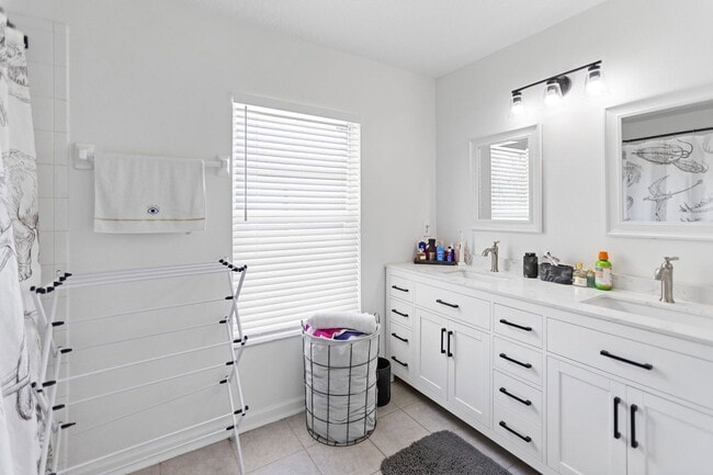 Building Photo - 2718 Conch Hollow Dr