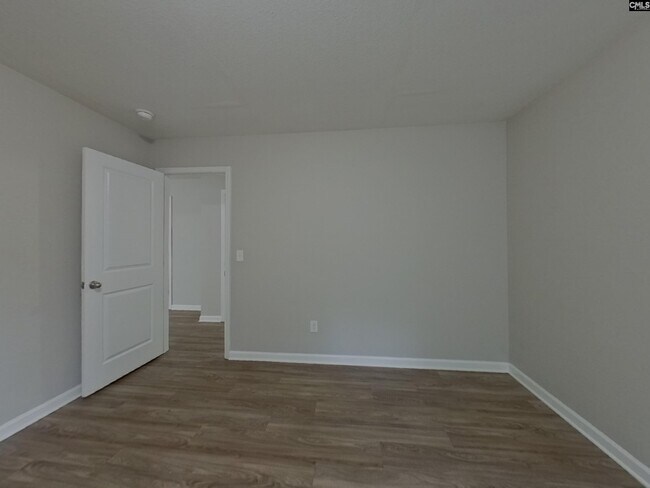 Building Photo - 750 Chariot Way