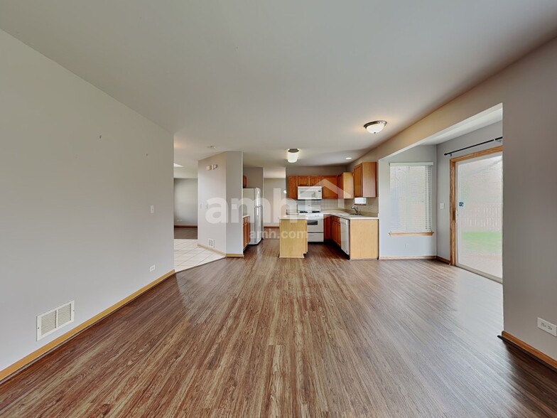 Building Photo - 10144 Ashley St