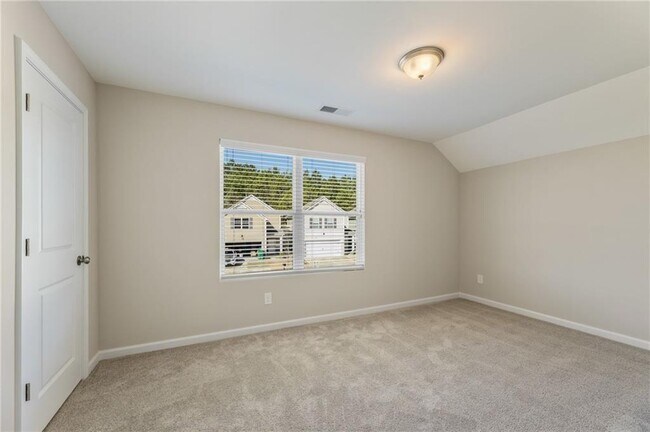 Building Photo - 978 Valley Rock Dr