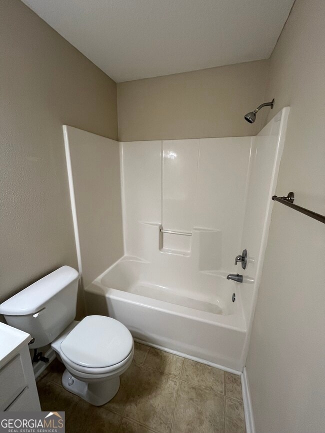 Building Photo - 408 E Lawnwood Ave