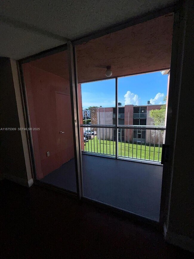 Building Photo - 19741 SW 114th Ave