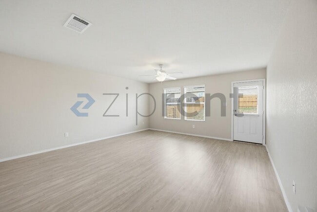 Building Photo - 2781 Rosefinch