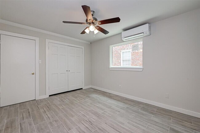 Building Photo - 1747 Wroxton Ct