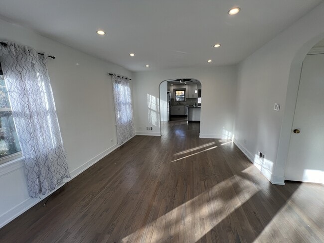 Building Photo - 220 N Graylynn Dr