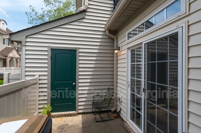 Building Photo - 1405 Broad Water Arch