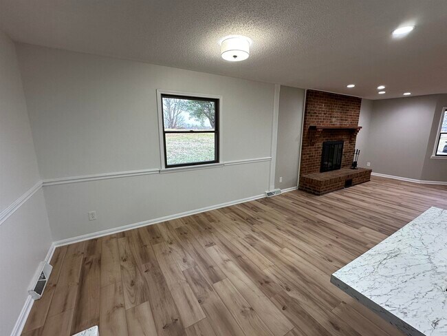 Building Photo - 7269 KY-405