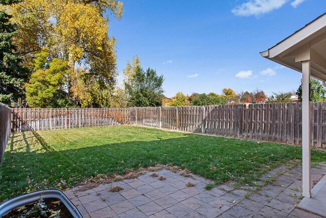 Building Photo - 2016 Glenmoor Dr