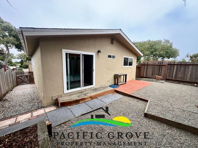 Building Photo - Furnished Single Family Home in Pacific Gr...