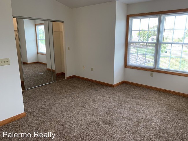 Building Photo - 4103-4181 Woodland Hills Cir