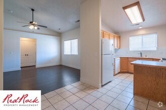 Building Photo - Spacious 3-Bed, 2-Bath Ivins Townhome – Do...