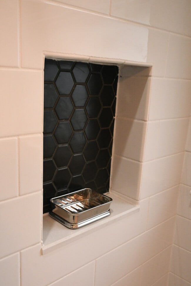 Building Photo - 408 W Park Ave