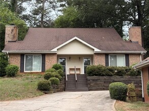 Building Photo - 1252 Minhinette Dr