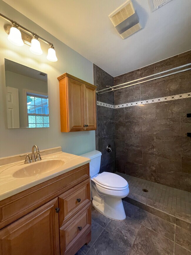 Building Photo - 3128 Headrow Cir