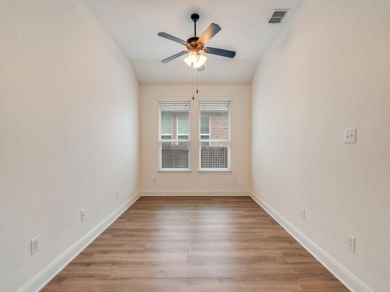 Building Photo - 229 Gardner