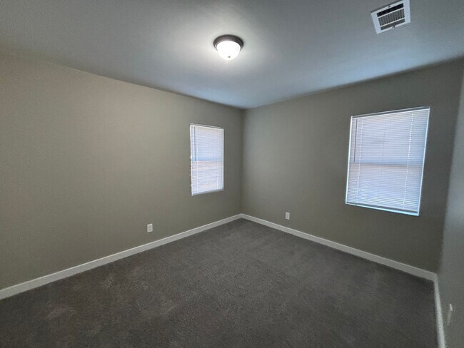 Building Photo - 3546 Debby Dr