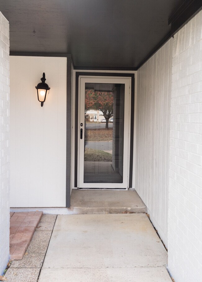 Building Photo - 2861 Panhandle Dr