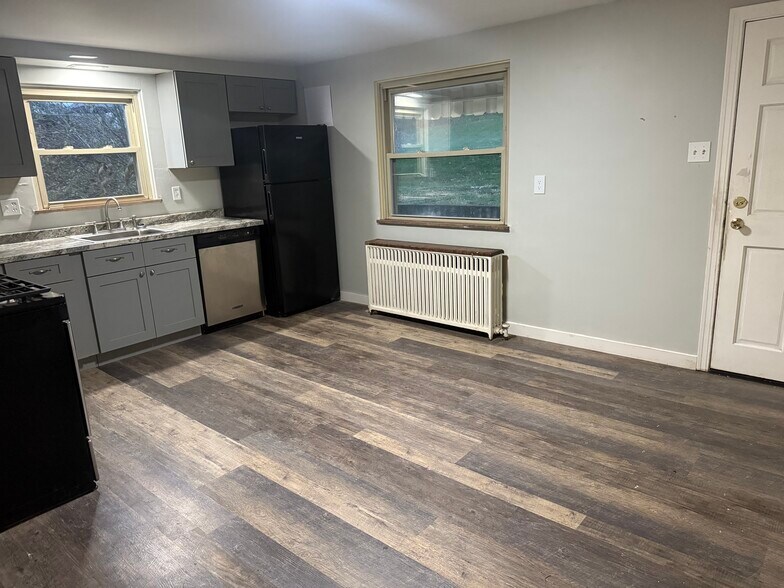 KITCHEN - 2 Hodgkiss Dr