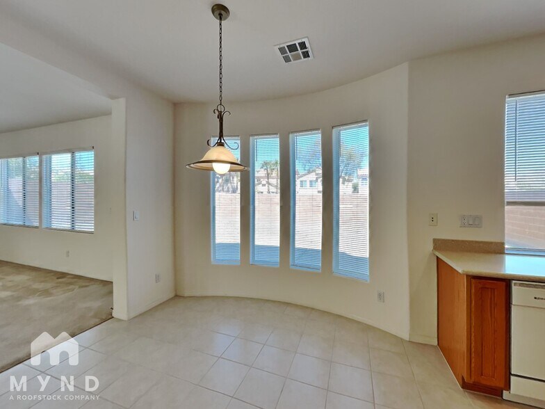 Building Photo - 9456 Bluff Ledge Ave