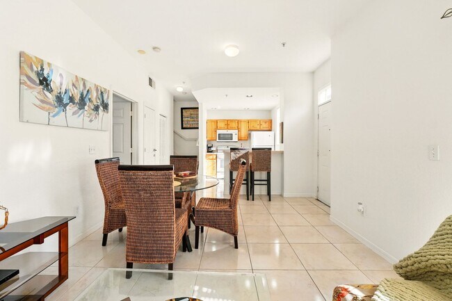 Building Photo - Charming and Spacious 4-Bedroom, 3-Bathroom Fully Furnished Townhome  in the Sought-After Venetia...