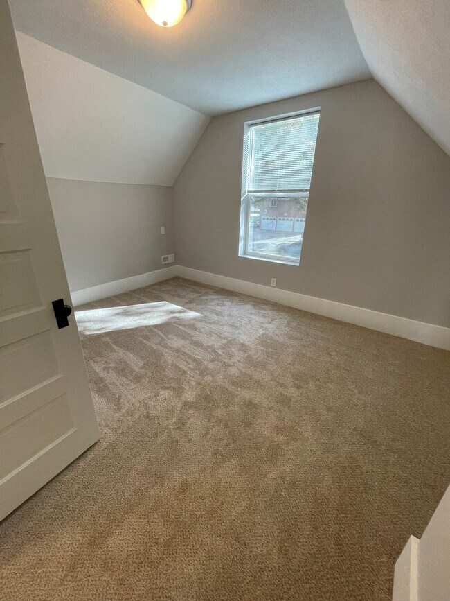 Building Photo - 2310 D St