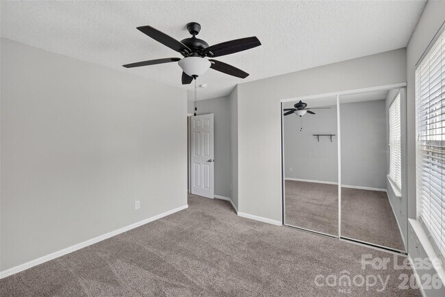 Building Photo - 10745 Glenluce Ave