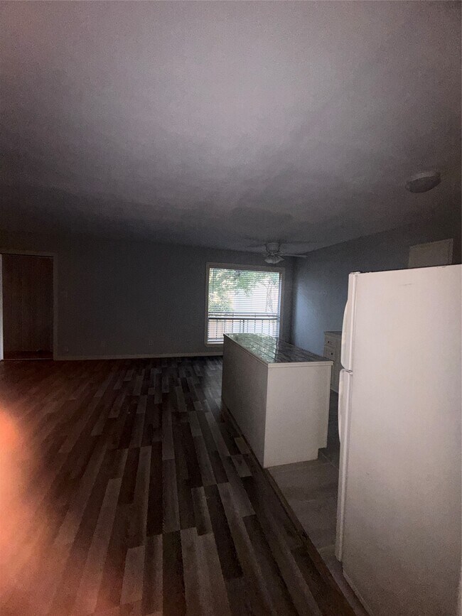 Building Photo - 4626 Bell St