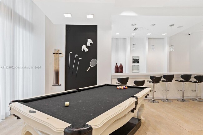 Building Photo - 350 S Miami Ave