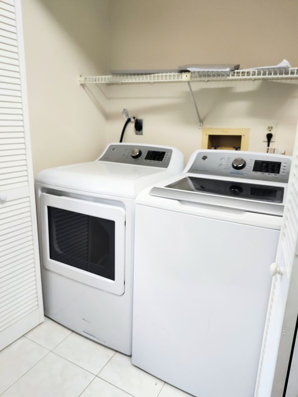 Building Photo - 175 Yorktowne Dr