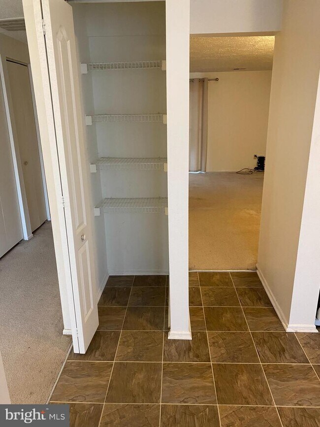 Building Photo - 1108 Pewter Ct