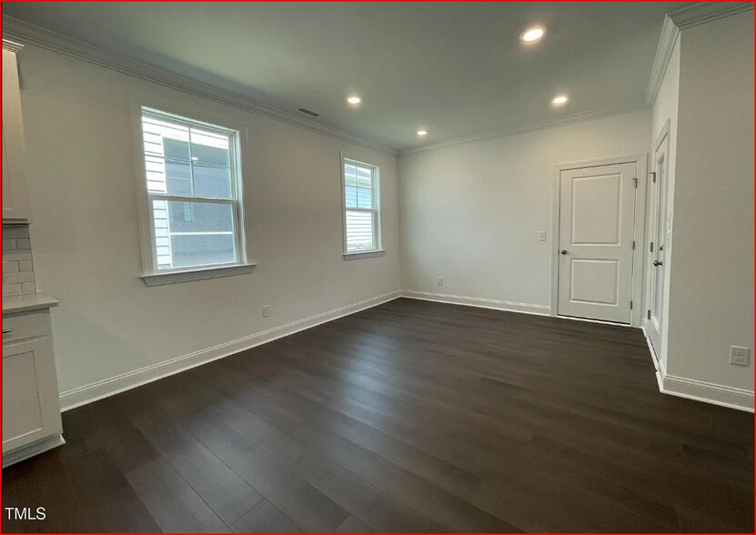 Building Photo - Room in House on Goldfinch Perch Ln