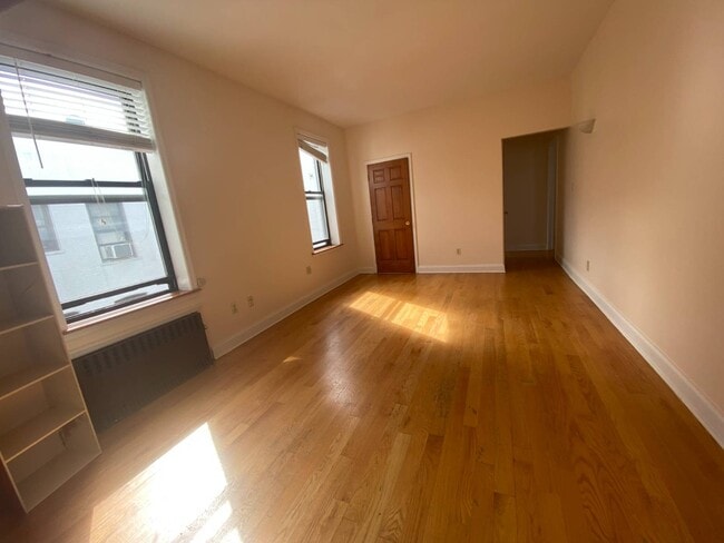 Building Photo - 8302 6th Ave