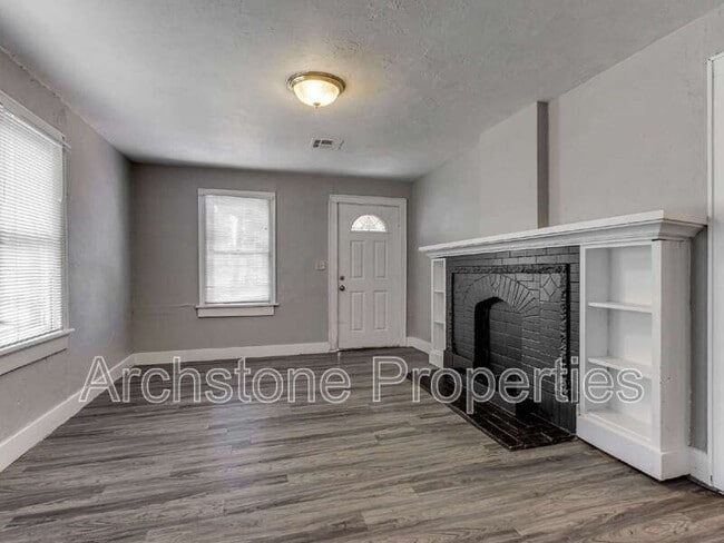 Building Photo - 4409 N Military Ave