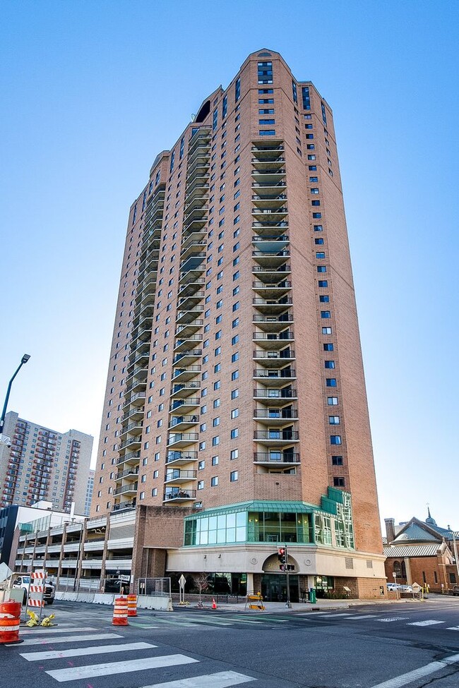 Building Photo - Stunning Unit in The Pointe building in Do...