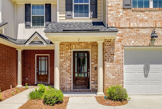 Building Photo - 2 Weslyn Park Dr