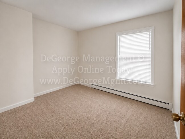 Building Photo - 409 Madison St