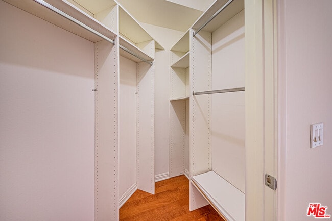 Building Photo - 326 Westminster Ave