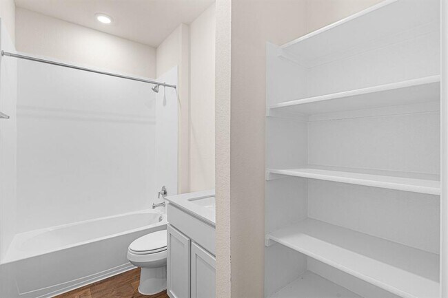 Building Photo - 111 Evergreen Sumac Lp