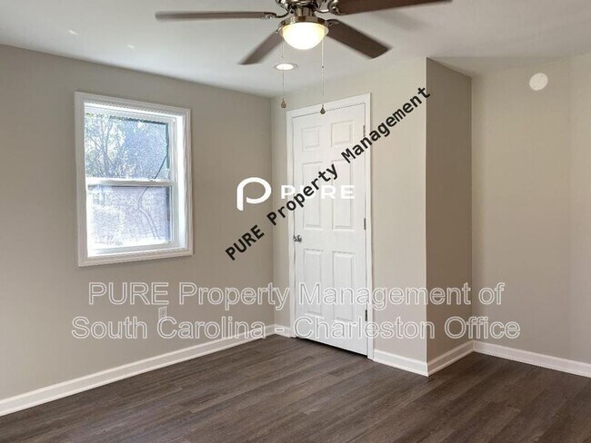 Building Photo - 1612 Acacia St