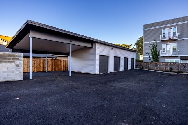 Building Photo - BRAND NEW - Reserve Street Lofts - Gated - Free Month & Free xfinity internet!