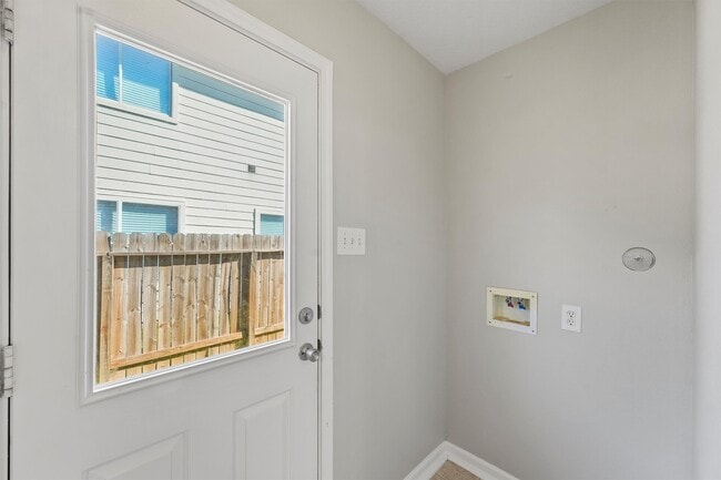 Building Photo - 17202 Hawks Landing Dr