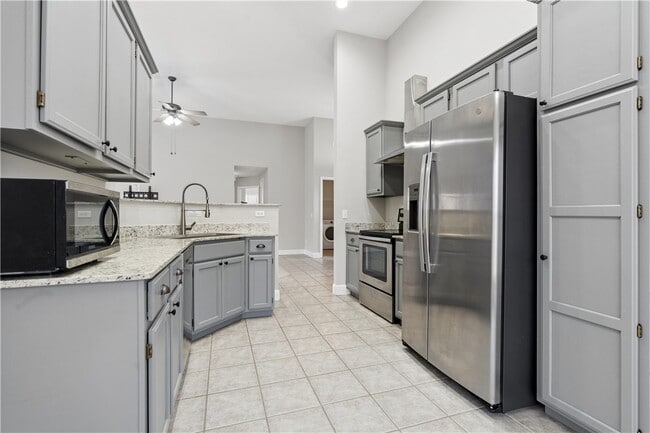 Building Photo - 15 Rillington Dr