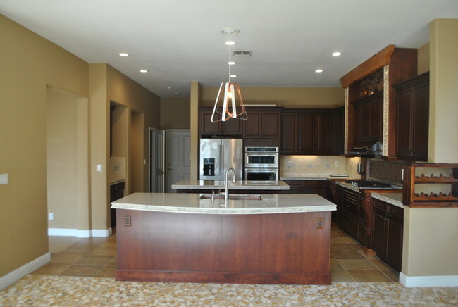 Building Photo - Gorgeous 4 Bedroom Home in the Stonebriar ...
