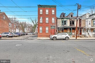 Building Photo - 442 W Hanover St