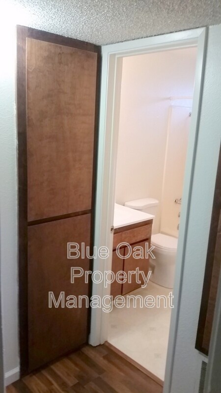 Building Photo - 985 Salem St