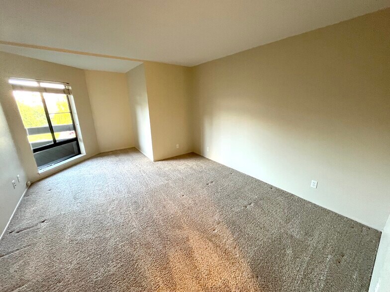 Building Photo - 815 Sea Spray Ln
